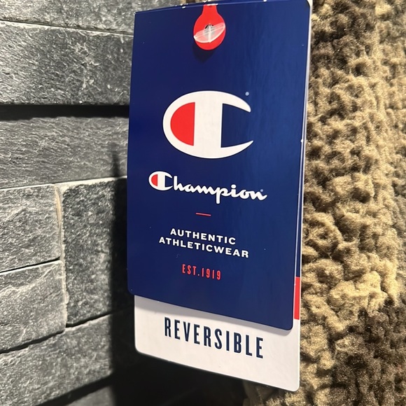 Champion Reversible Vest w/Military Print Fleece Upper and Black Nylon Internal - Picture 11 of 15